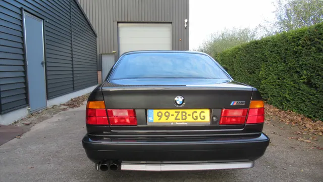 BMW M5 3.8 (E34)