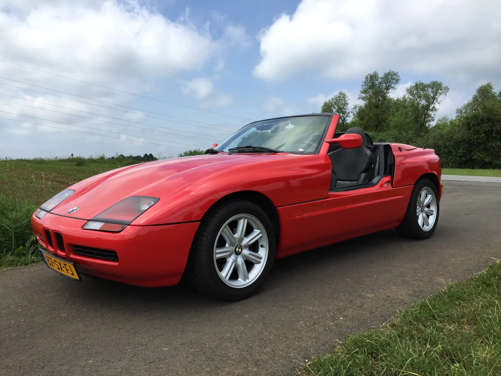 BMW Z1 1990 met de deur in de dorpel